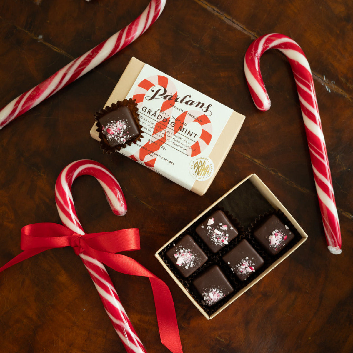 Pärlans gräddig mint med polkakross, kola i choklad, prima kola, hantverkskola