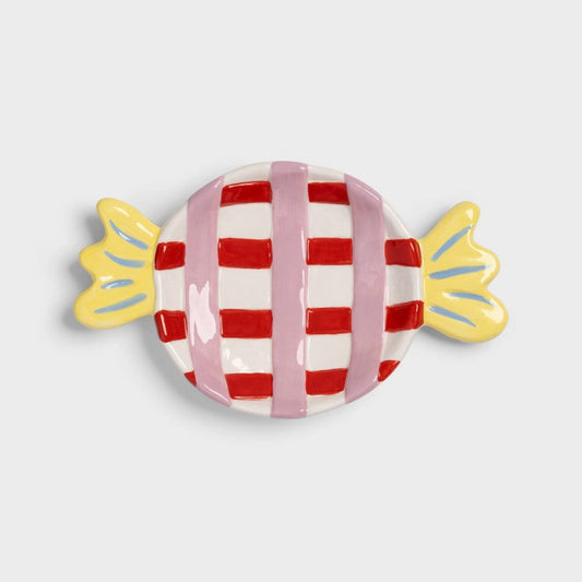 plate goody small, The hand-painted goody plate adds a touch of sweetness to your table. Pair it with our other popular candy-themed items to create a delightful collection. Collect all the candy plates for a complete set that you can enjoy year-round! godisfat godistallrik gottefat karamellfat rosa och rött fat