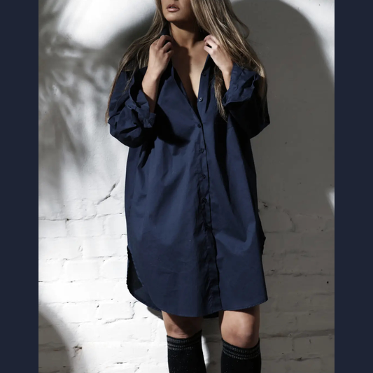 Oversized pojkvänsskjorta i underbar mjuk bomull som luftar skönt och ger en fin avslappnad stil som du lätt kan klä upp och ner.